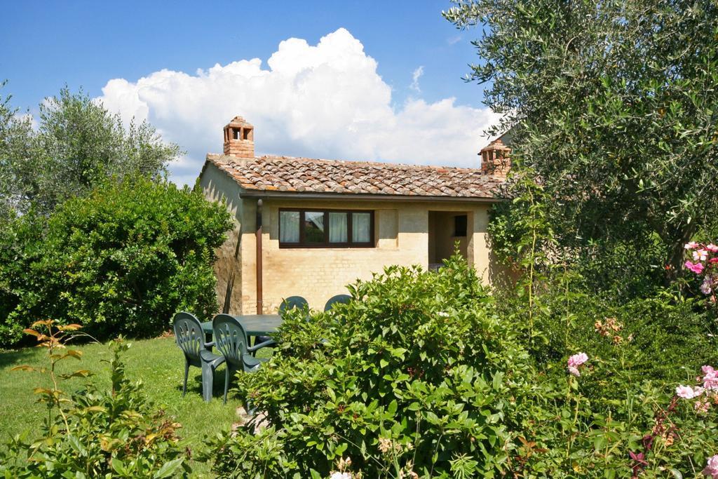 Podere Il Pino Poggibonsi Zimmer foto