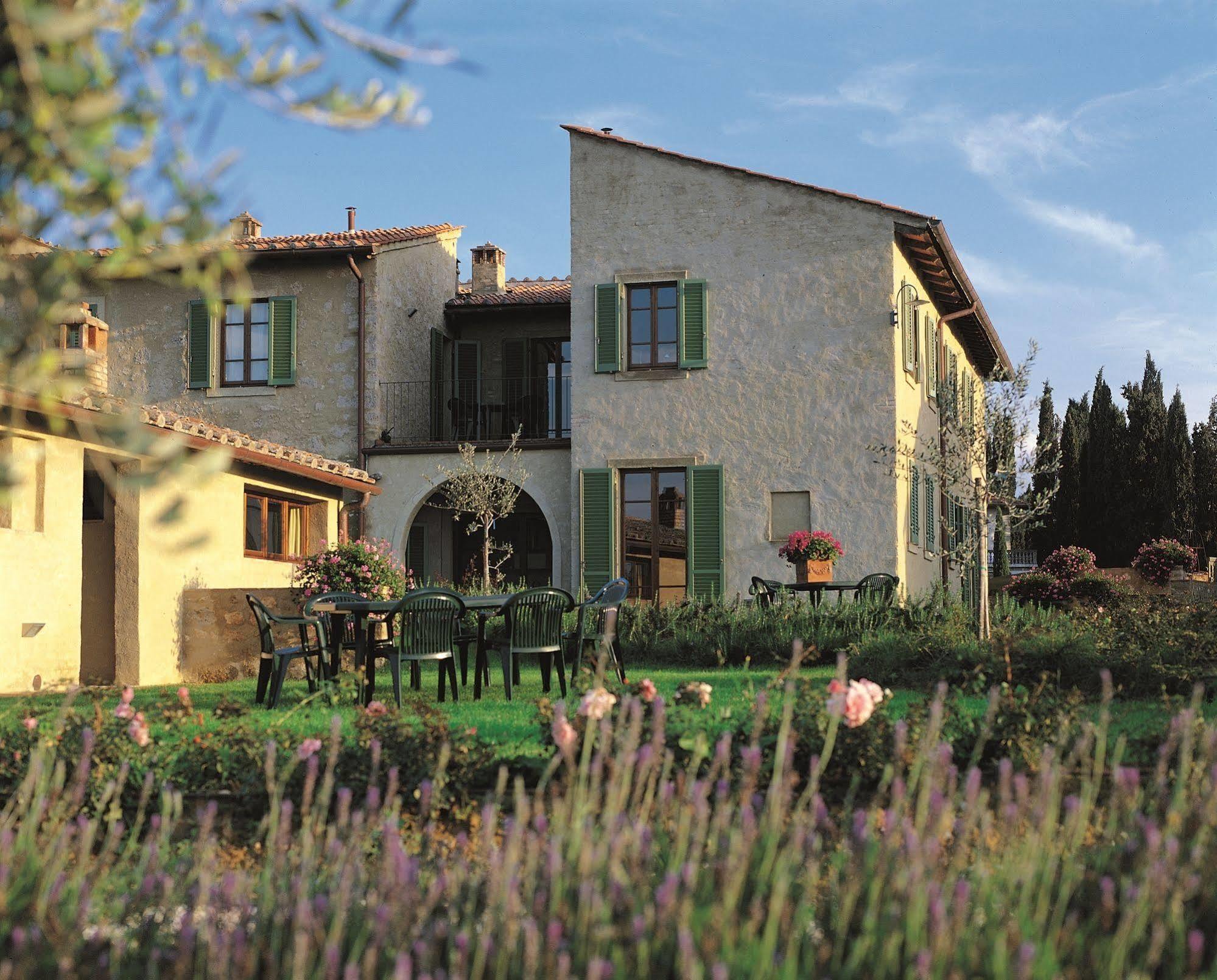 Gasthaus Podere Il Pino Poggibonsi Exterior foto