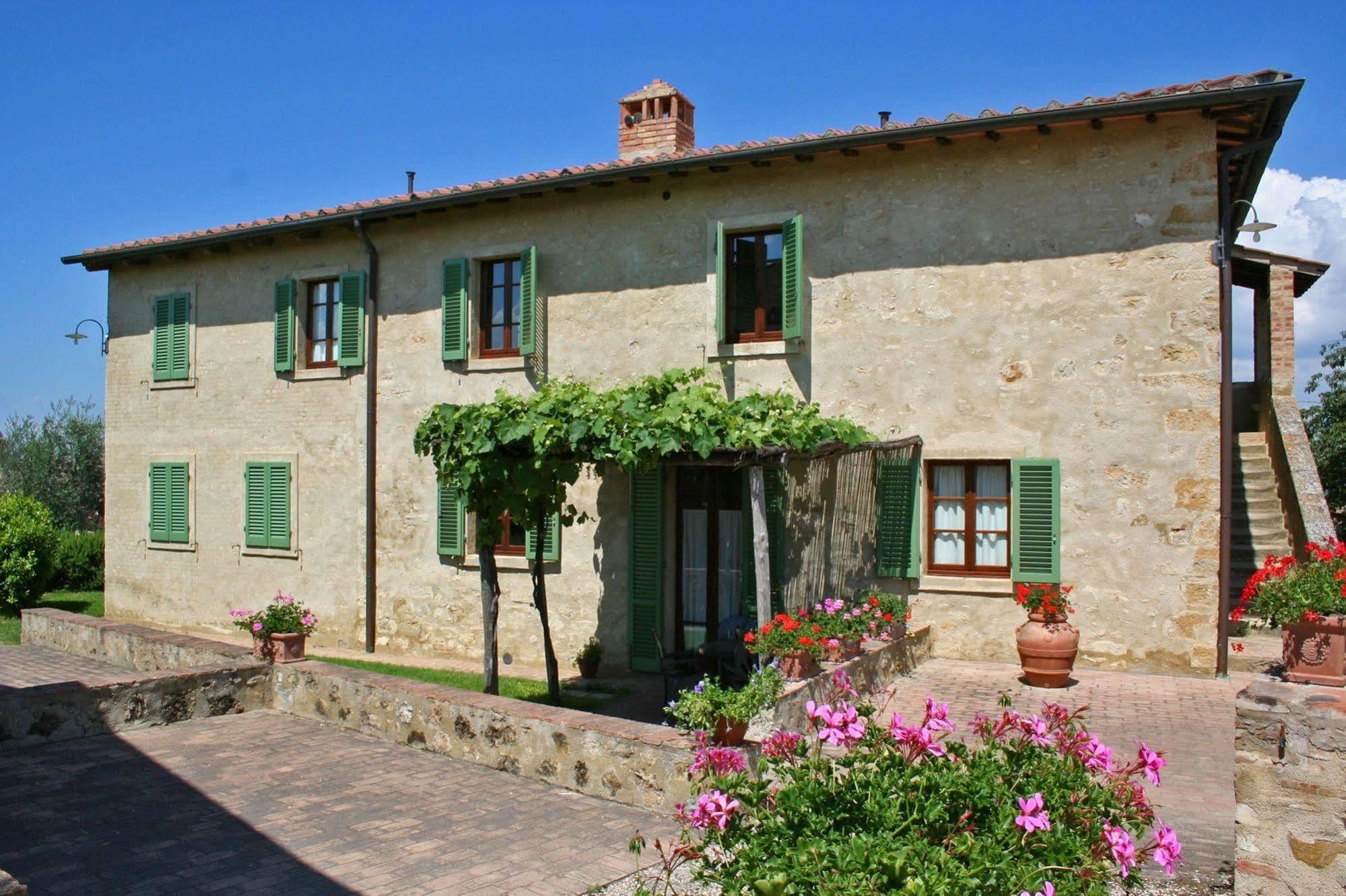 Gasthaus Podere Il Pino Poggibonsi Exterior foto