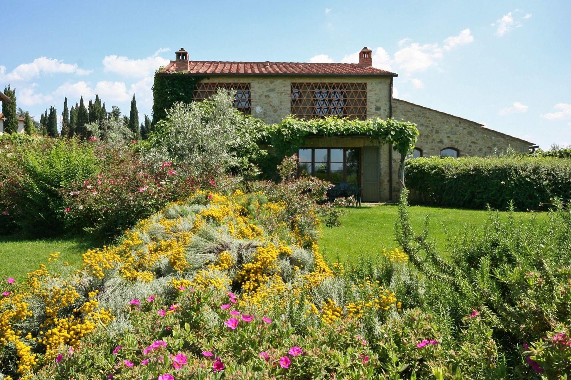 Gasthaus Podere Il Pino Poggibonsi Exterior foto